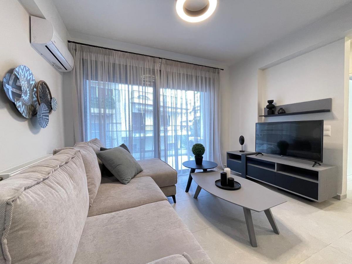 Gleaming Apartments Near Athens Metro Mall Экстерьер фото
