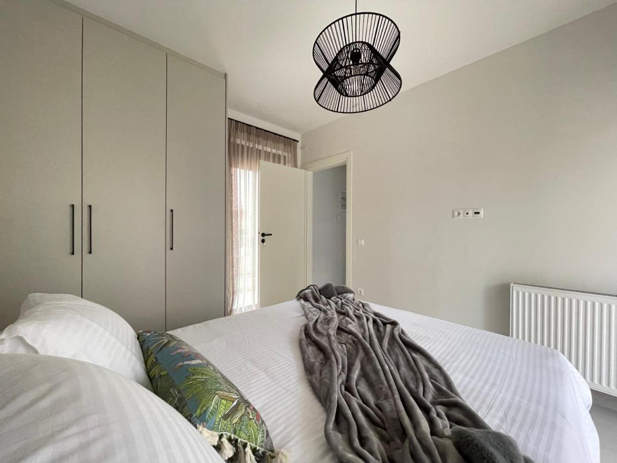 Gleaming Apartments Near Athens Metro Mall Экстерьер фото