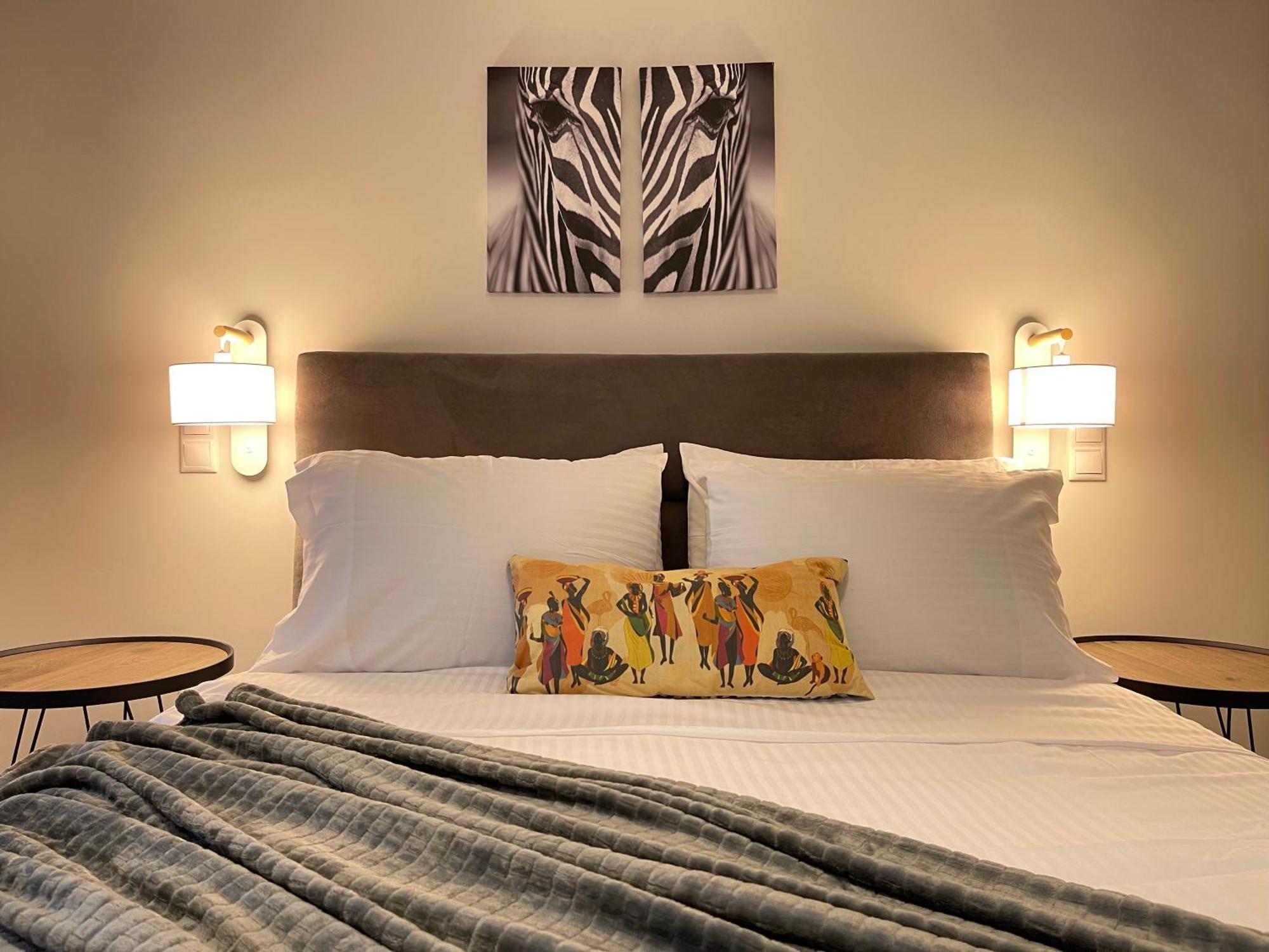 Gleaming Apartments Near Athens Metro Mall Экстерьер фото